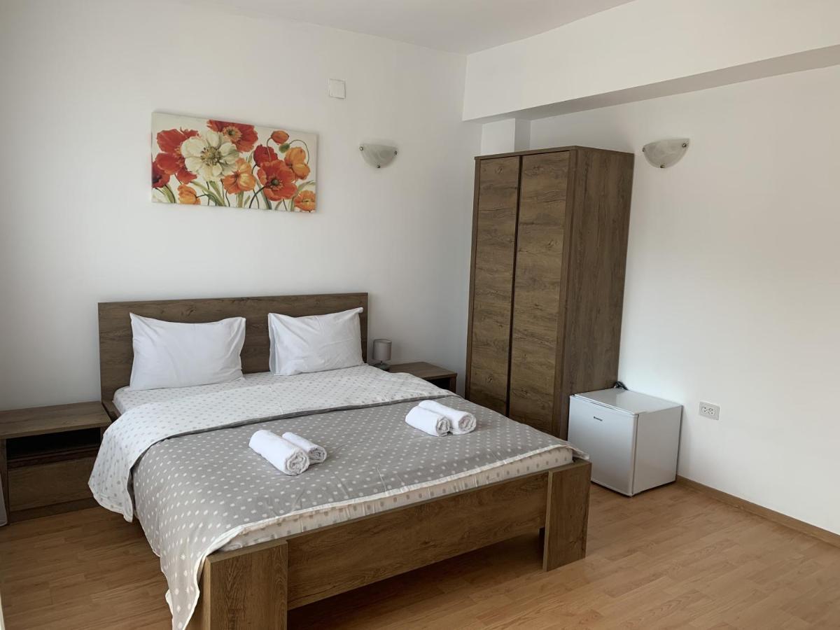Casa Ana Serena Ieşelniţa Buitenkant foto