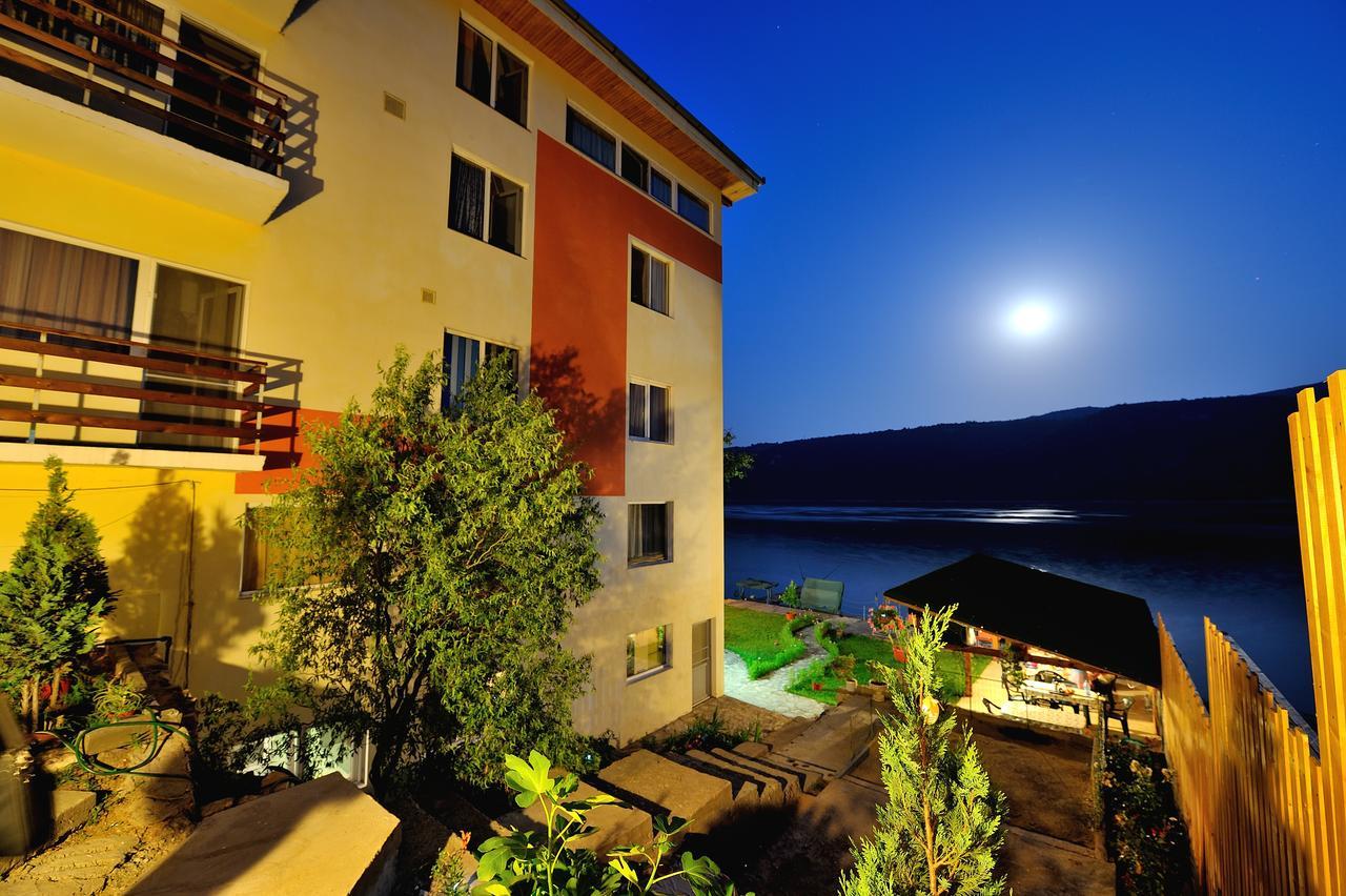 Casa Ana Serena Ieşelniţa Buitenkant foto