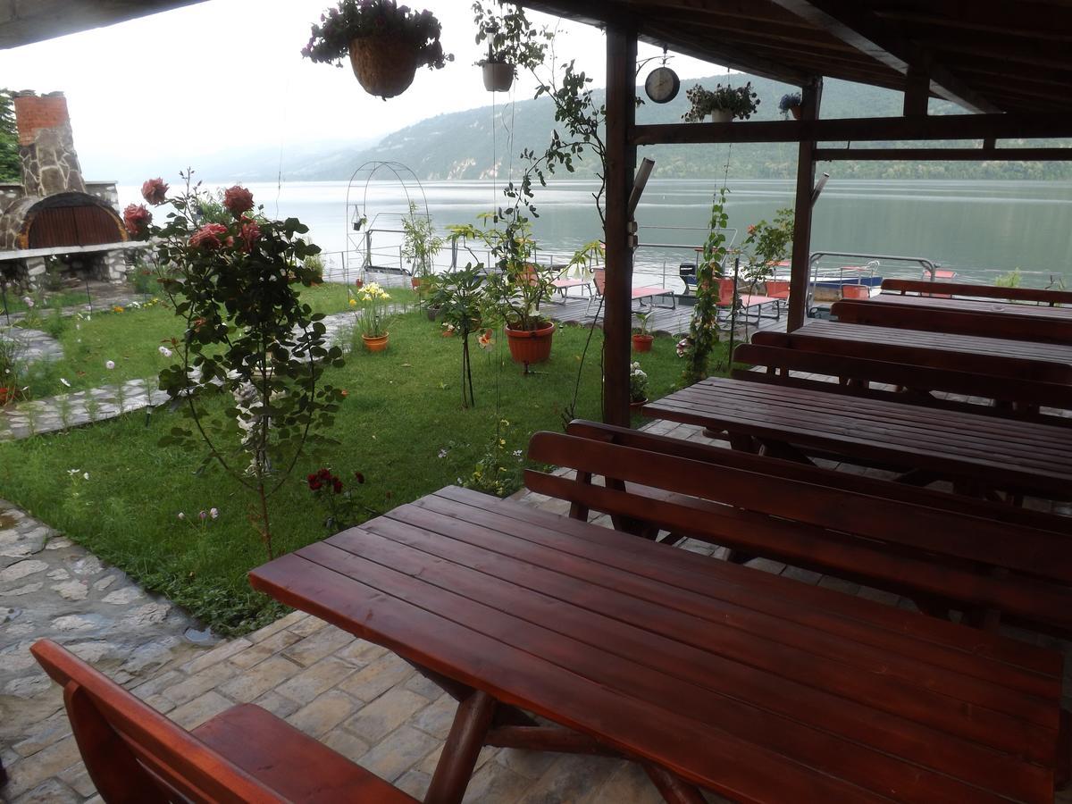 Casa Ana Serena Ieşelniţa Buitenkant foto