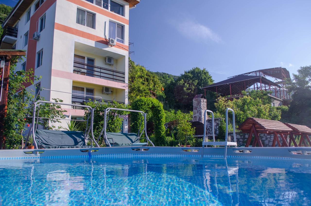 Casa Ana Serena Ieşelniţa Buitenkant foto