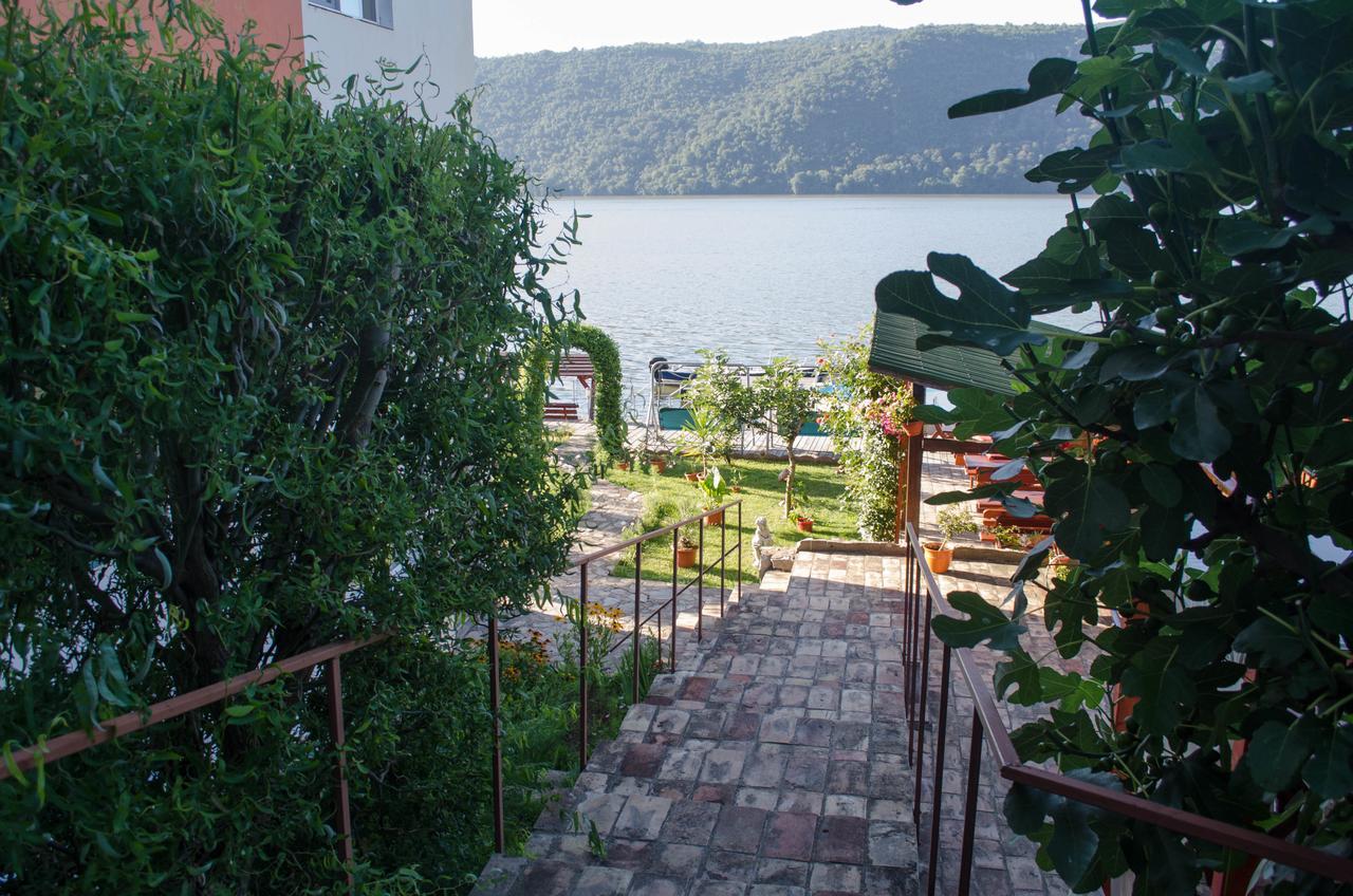 Casa Ana Serena Ieşelniţa Buitenkant foto