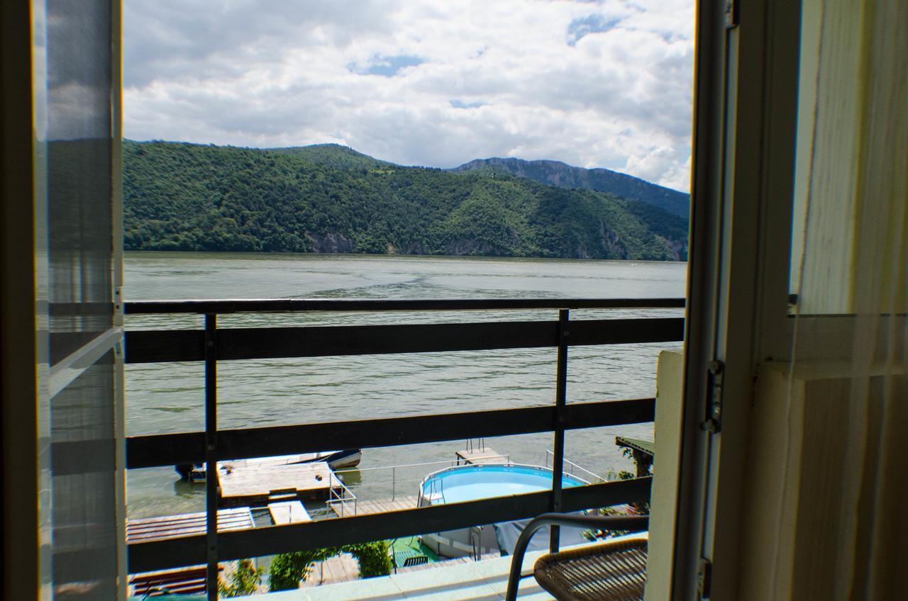 Casa Ana Serena Ieşelniţa Buitenkant foto