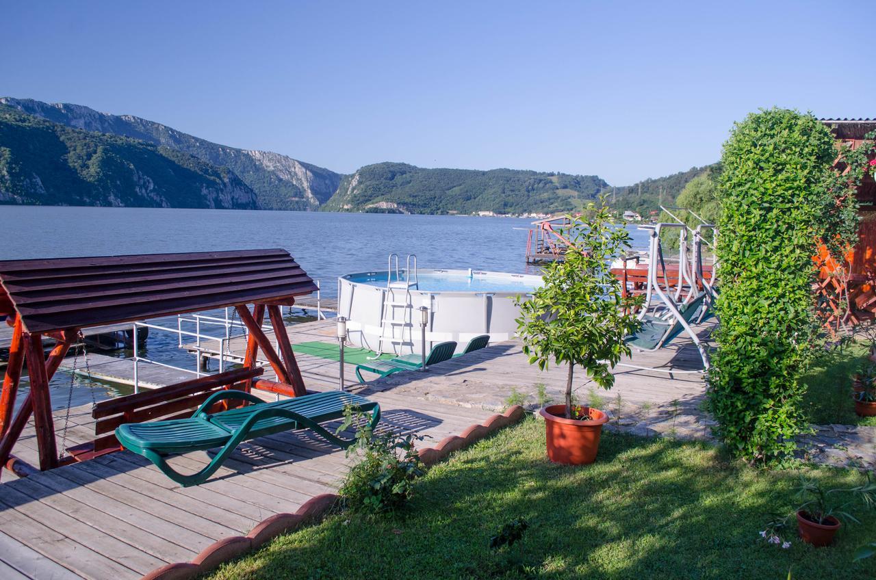 Casa Ana Serena Ieşelniţa Buitenkant foto